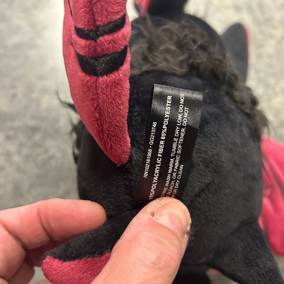 Grave girls KILLSTAR plush love bat red wine black gorgeous goth batty toy - Picture 7 of 8